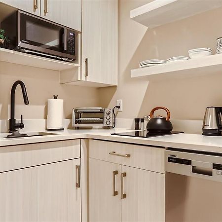 Serenity At Sloan'S 1-Br With A Modern Twist DEN Esterno foto