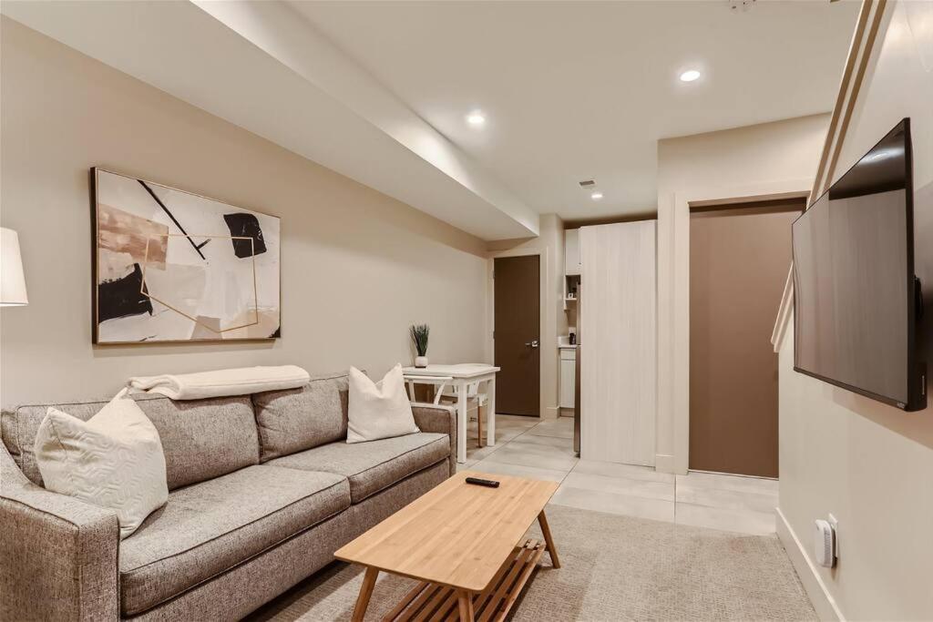 Serenity At Sloan'S 1-Br With A Modern Twist DEN Esterno foto