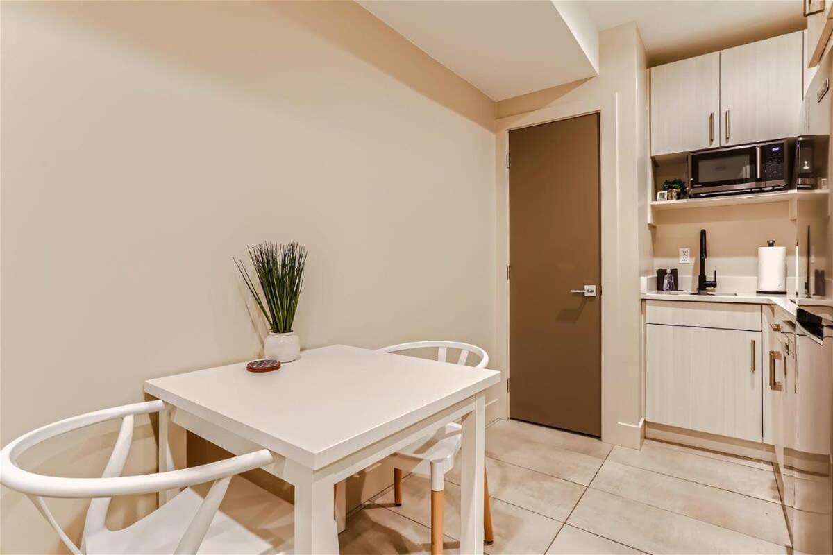 Serenity At Sloan'S 1-Br With A Modern Twist DEN Esterno foto