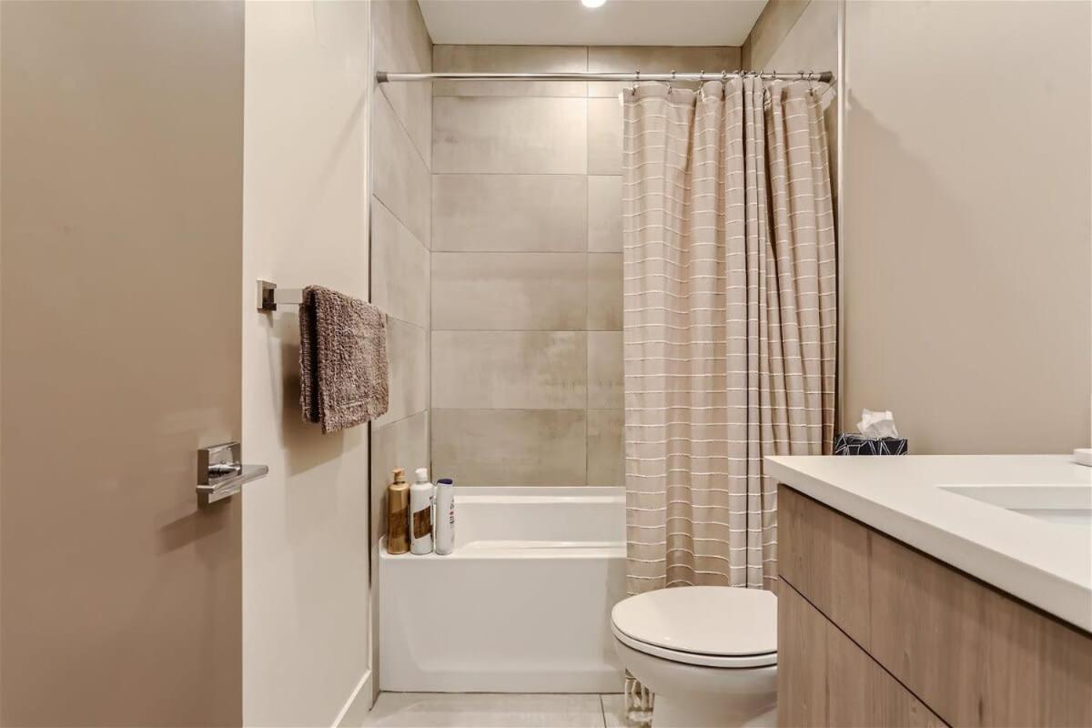 Serenity At Sloan'S 1-Br With A Modern Twist DEN Esterno foto