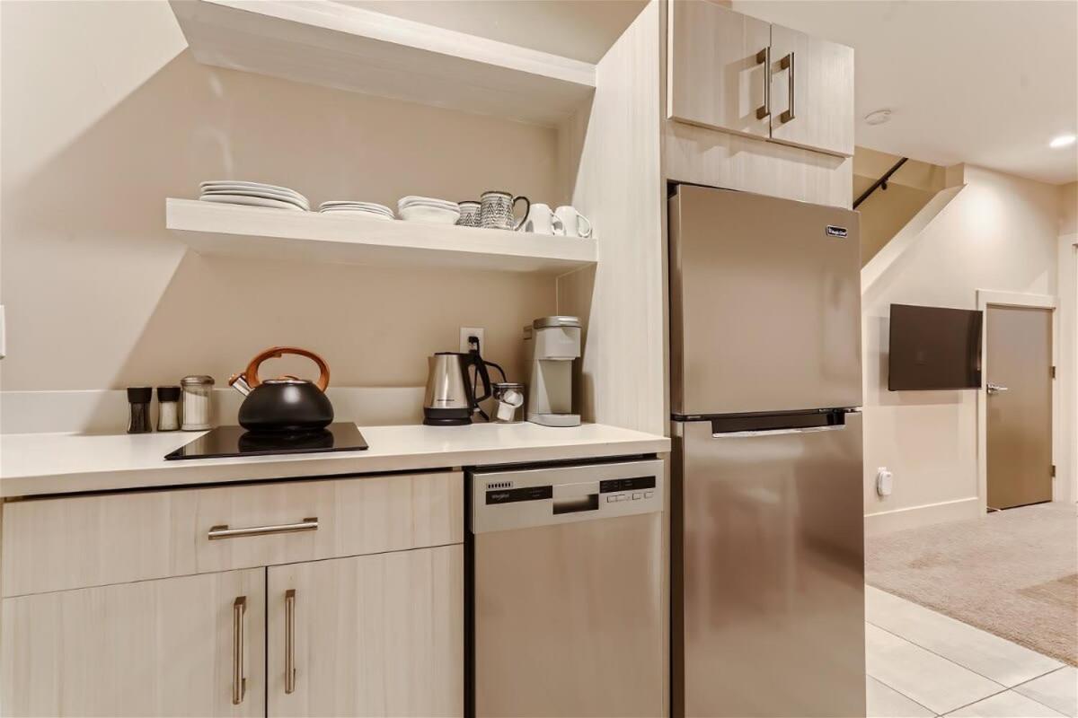 Serenity At Sloan'S 1-Br With A Modern Twist DEN Esterno foto