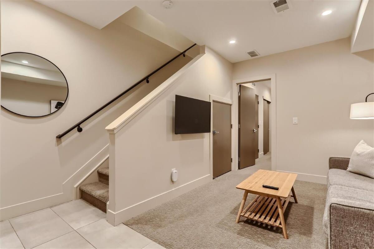 Serenity At Sloan'S 1-Br With A Modern Twist DEN Esterno foto
