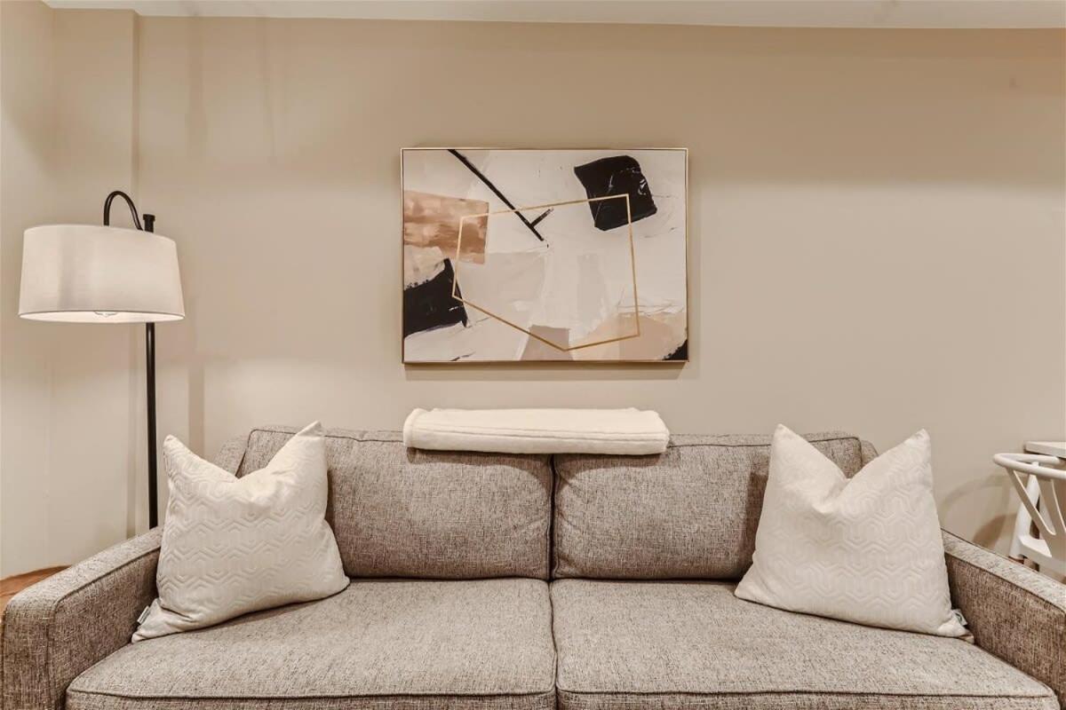 Serenity At Sloan'S 1-Br With A Modern Twist DEN Esterno foto