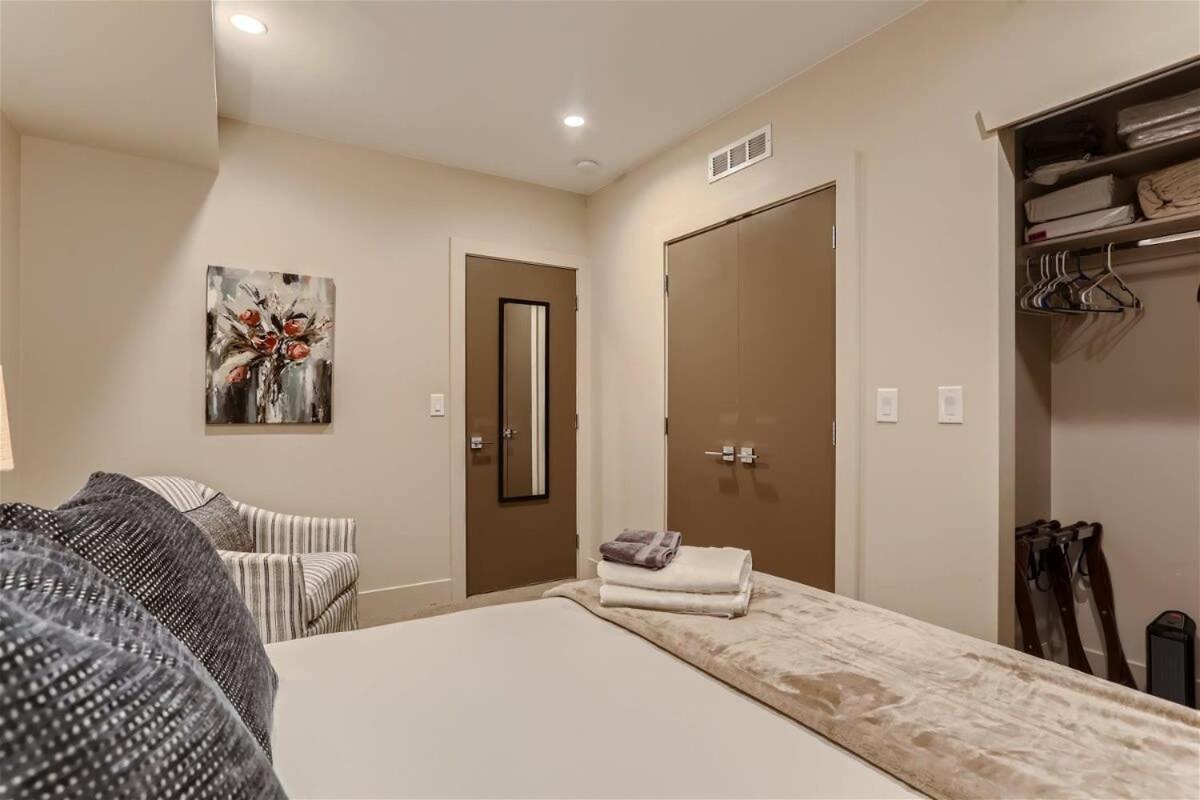 Serenity At Sloan'S 1-Br With A Modern Twist DEN Esterno foto